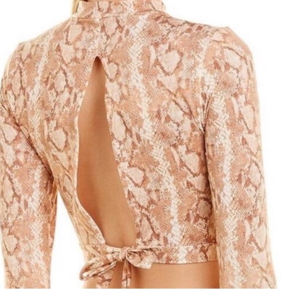 Vitamin A Remy Rashguard Top - Picture 4 of 5